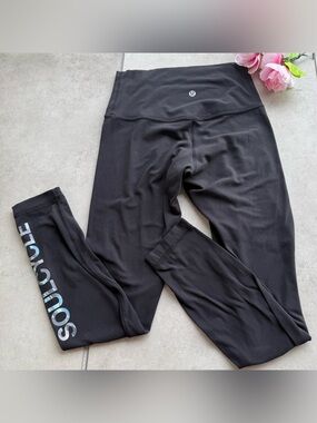 Lululemon SoulCycle Leggings Sz 4 black Wunder Under  Hi-Rise skull logo skinny